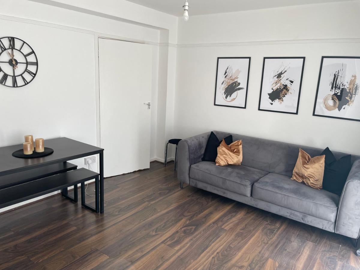 Lovely 2Bedroom 4Mins From Wimbledon Station Londra Exterior foto