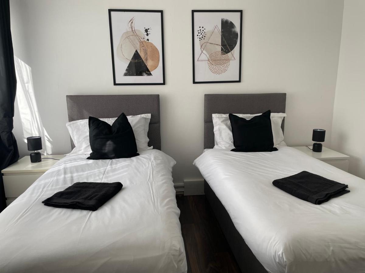 Lovely 2Bedroom 4Mins From Wimbledon Station Londra Exterior foto
