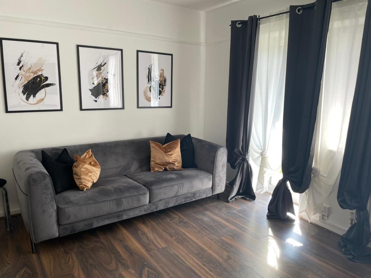 Lovely 2Bedroom 4Mins From Wimbledon Station Londra Exterior foto