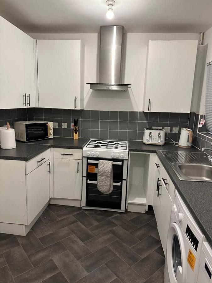 Lovely 2Bedroom 4Mins From Wimbledon Station Londra Exterior foto